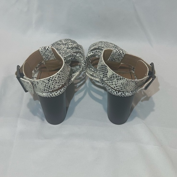 Vionic Sami Gladiator Cage Sandals Snakeskin Leather Size 7 EUC - Picture 5 of 6